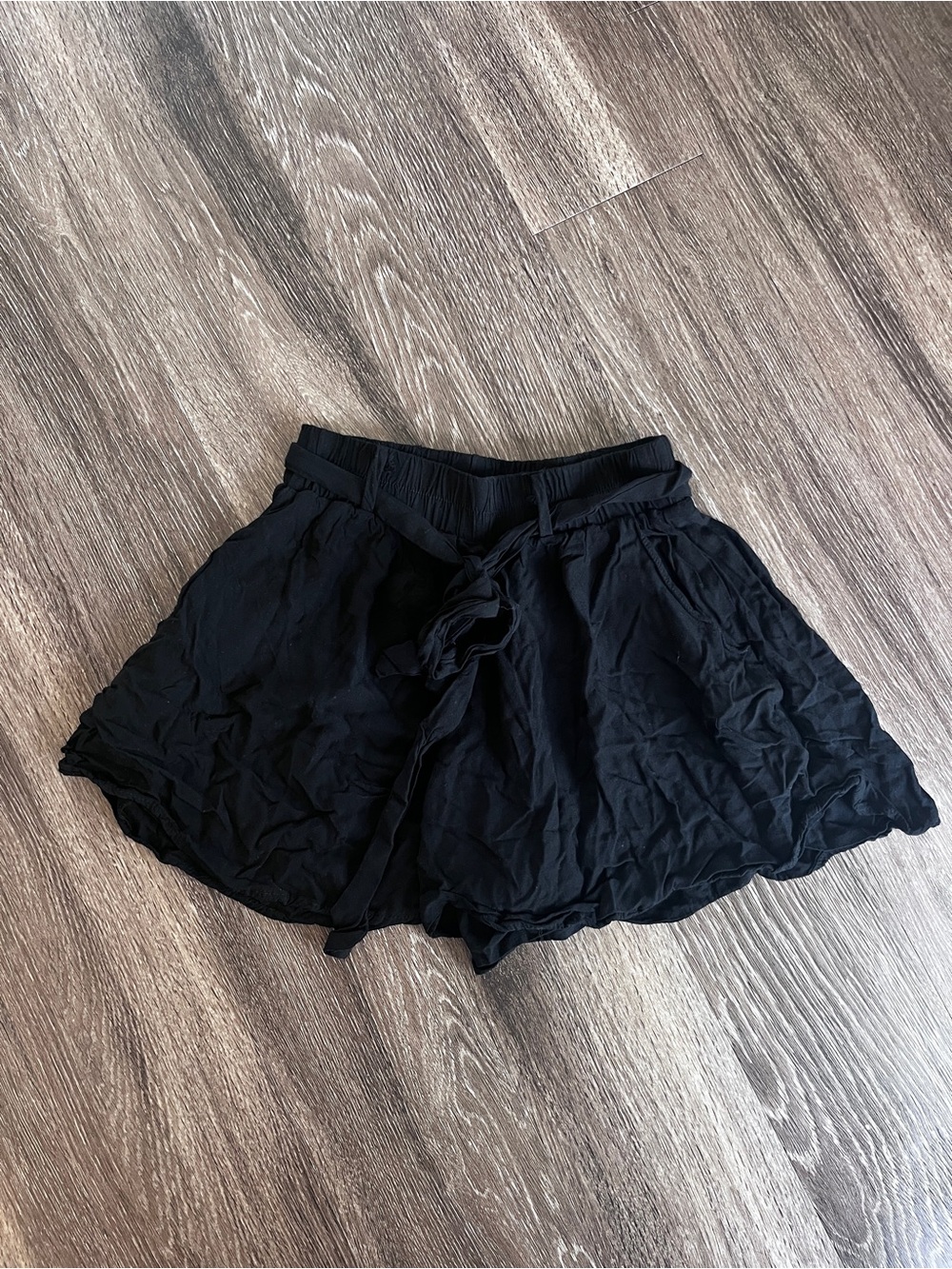 Black Lightweight Tie-Waist Skort